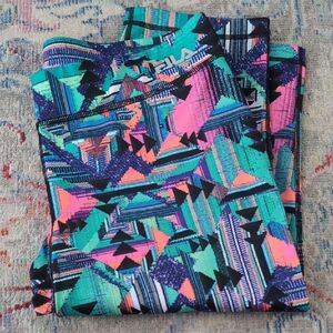 EUC Fila Sport Colorful Geometric Leggings - capri size large